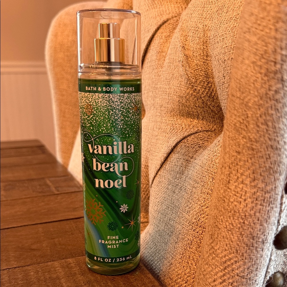 Bath & Body Works Vanilla Bean Noel Fine Fragrance Mist - Green
